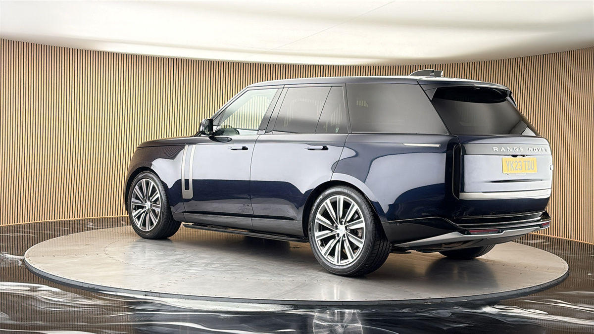 More views of Land Rover Range Rover