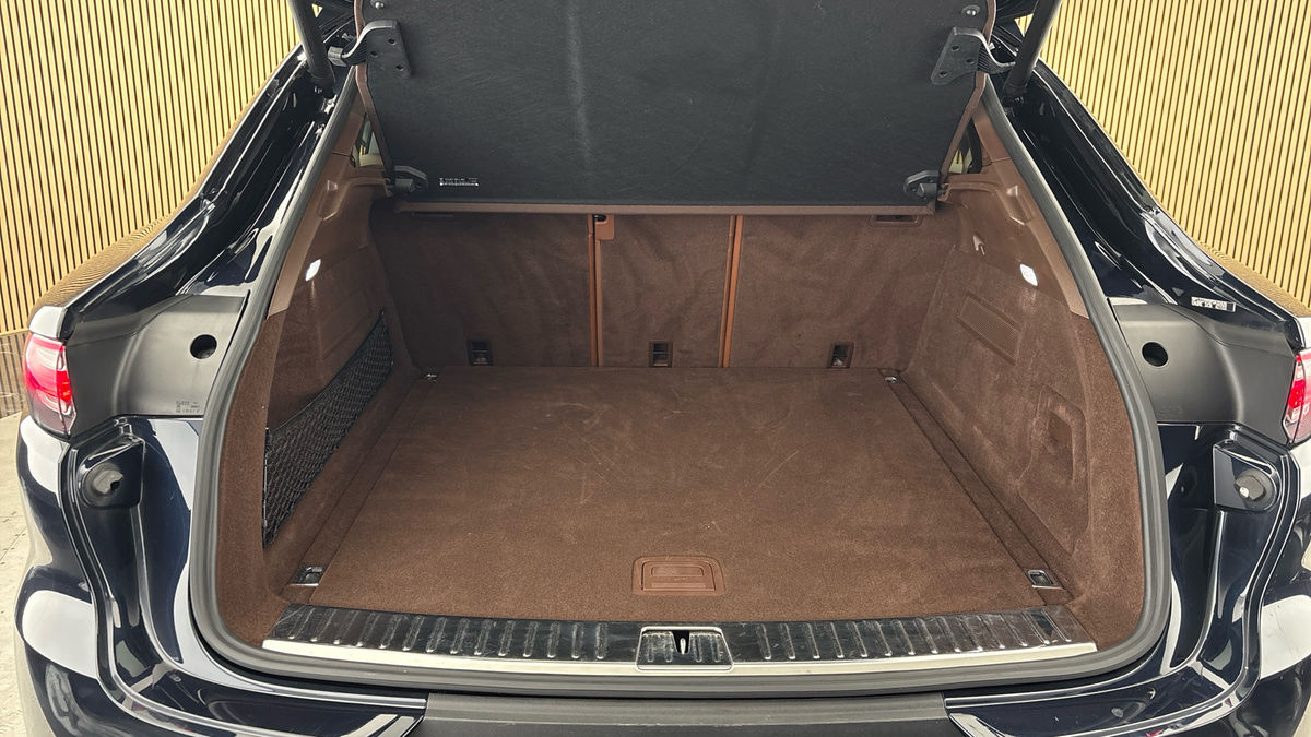 Porsche Cayenne Image 11