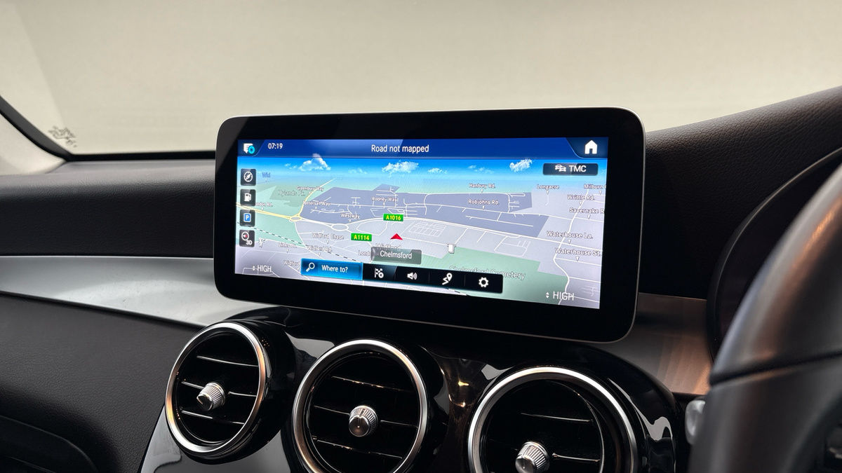 Mercedes-Benz GLC Image 17