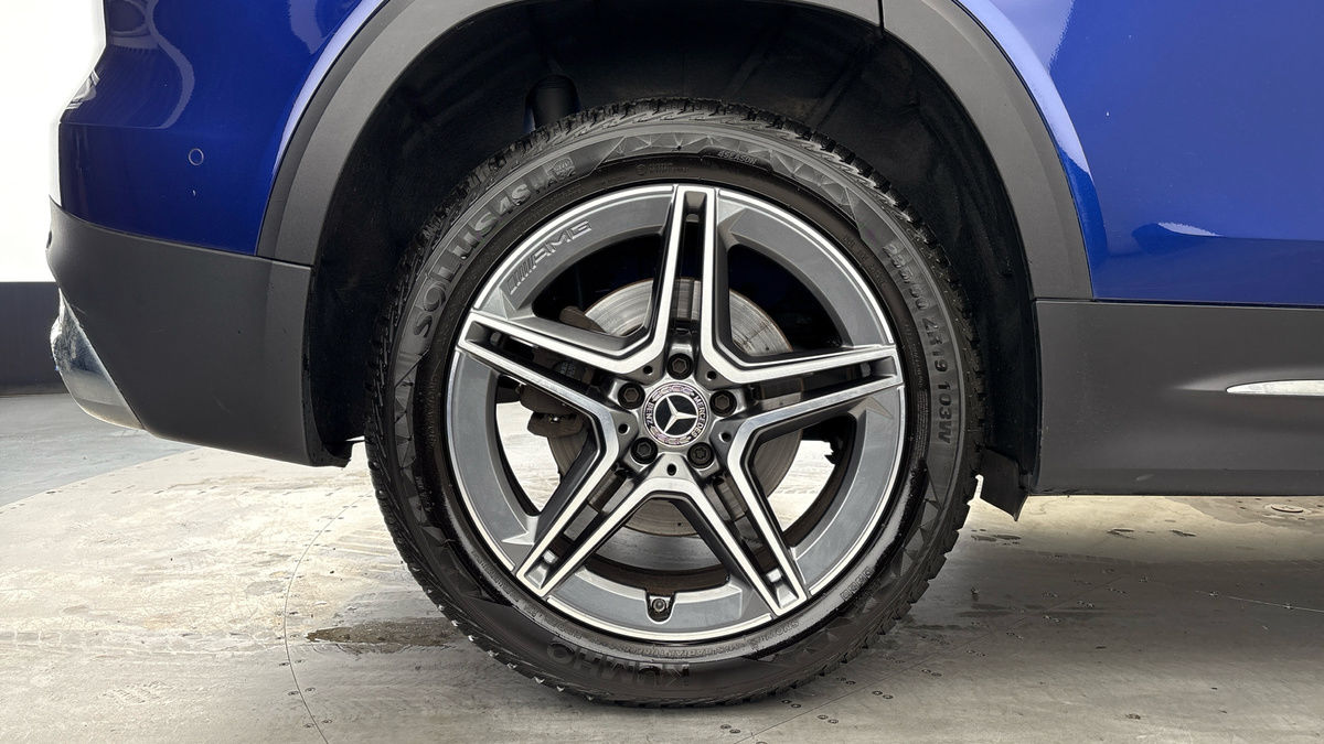 Mercedes-Benz GLB Image 10