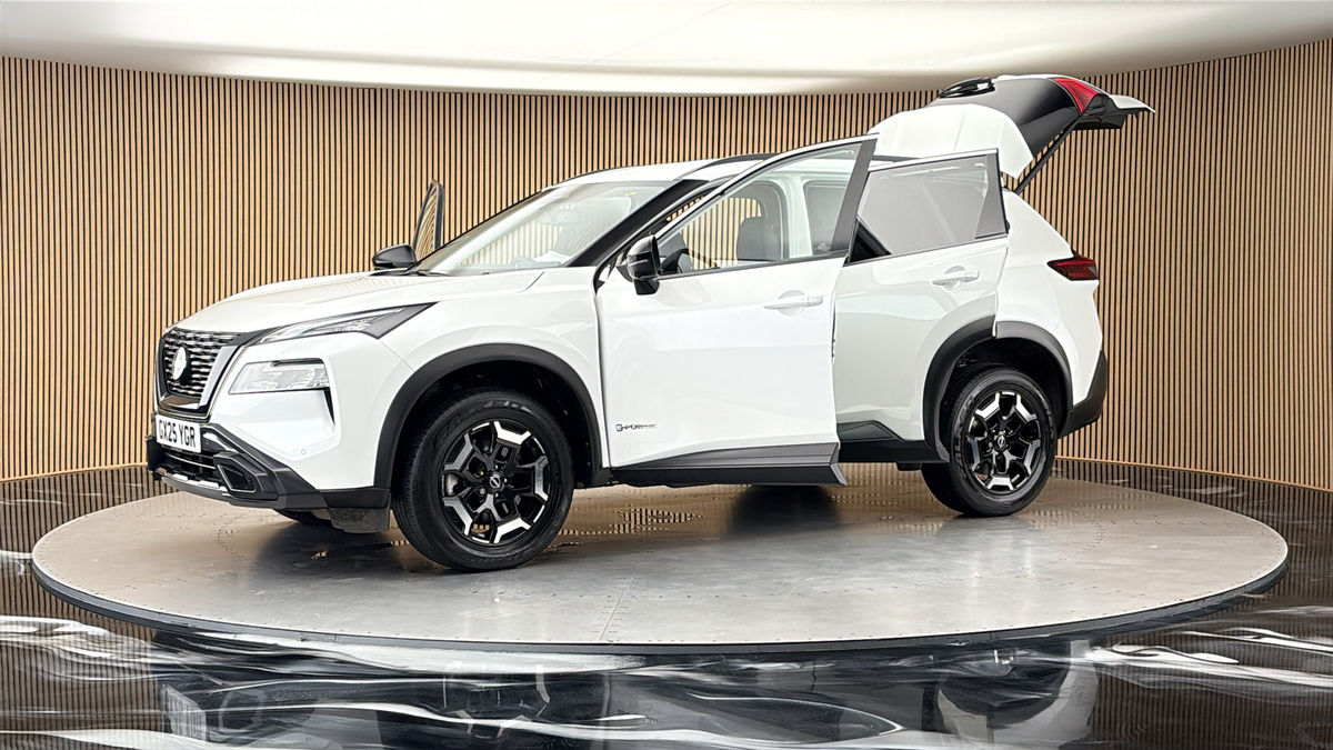 More views of Nissan X-Trail