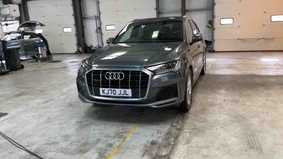 More views of Audi Q7