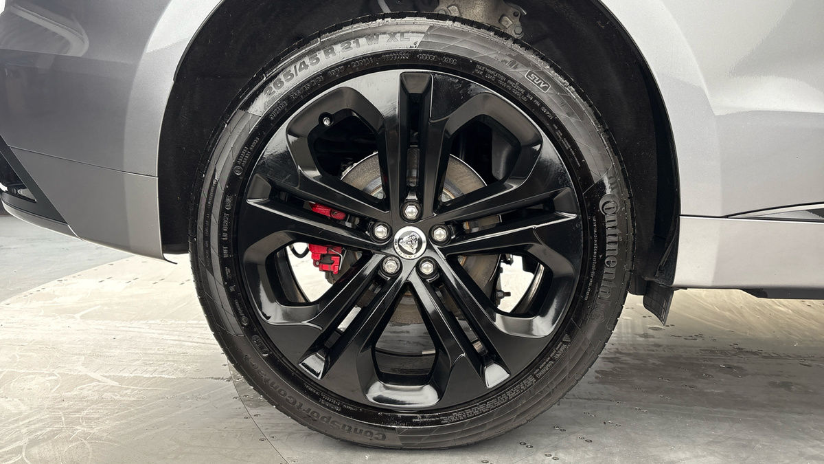 Jaguar F-PACE Image 10