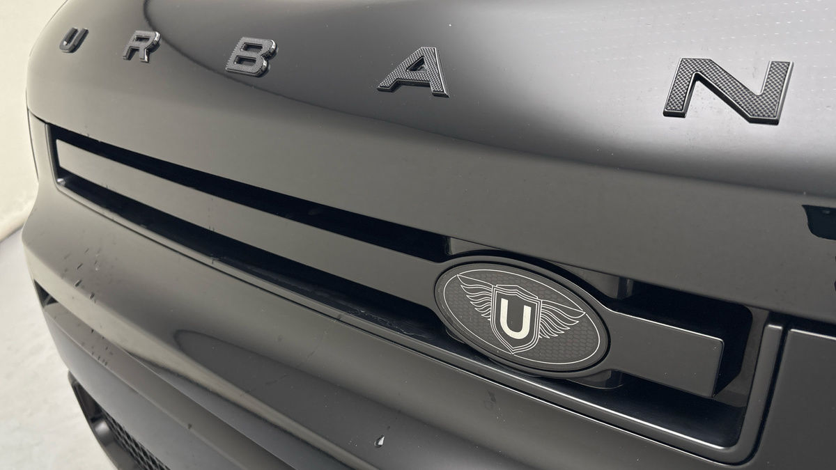 Land Rover Defender 130 Urban Image 24