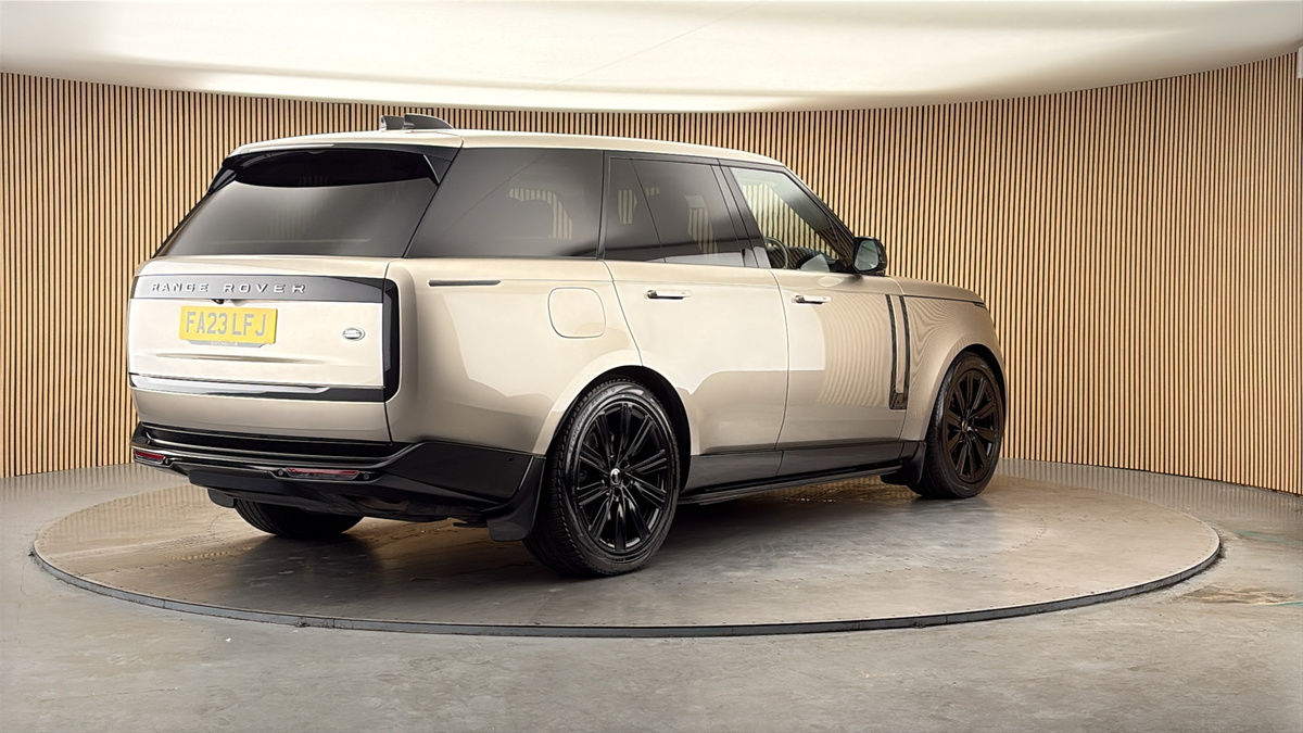 More views of Land Rover Range Rover