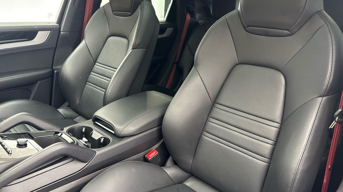 Porsche Cayenne Image 7