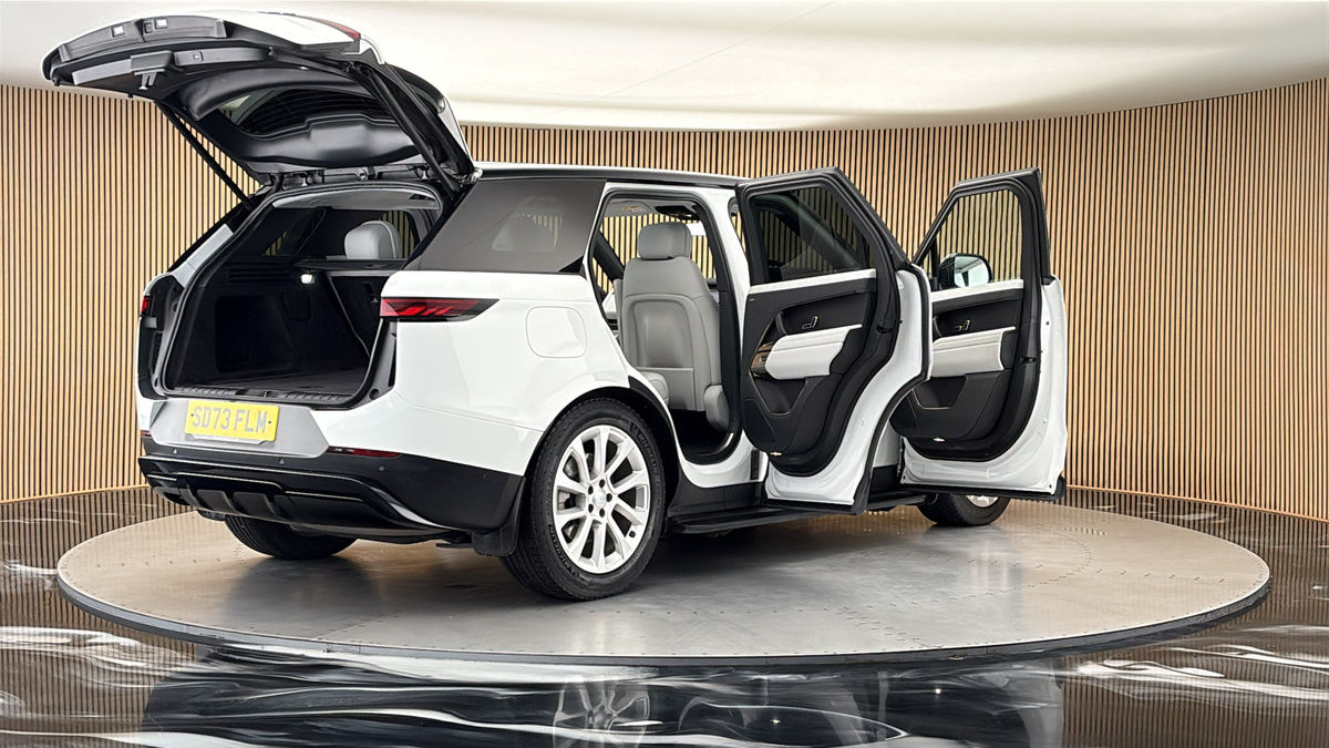More views of Land Rover Range Rover Sport