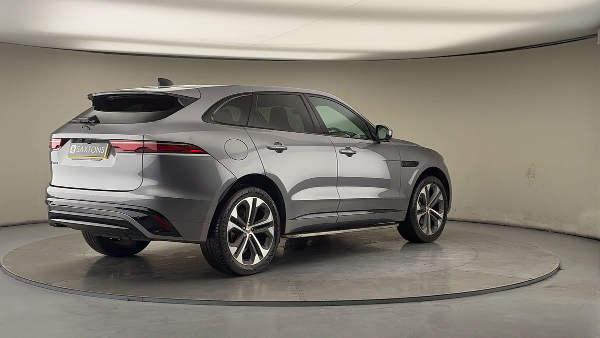 Jaguar F-PACE Image 21