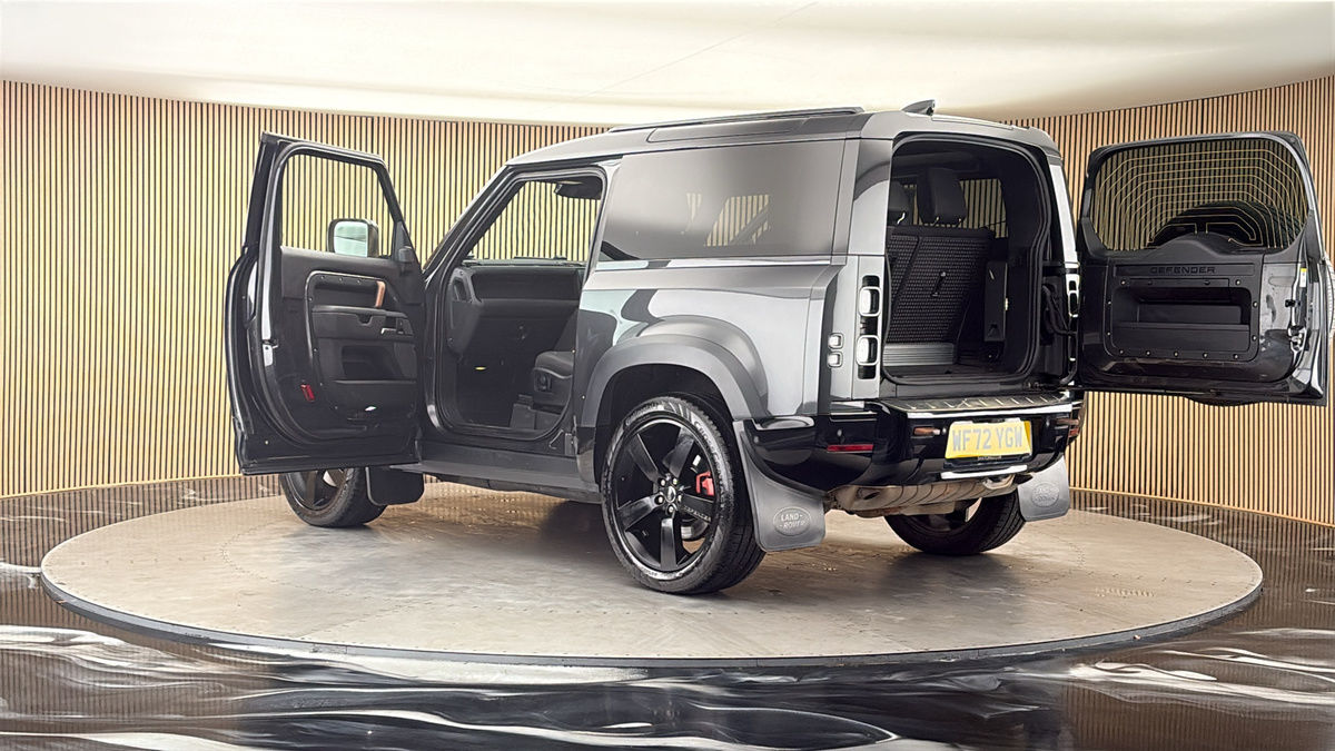 More views of Land Rover Defender 90