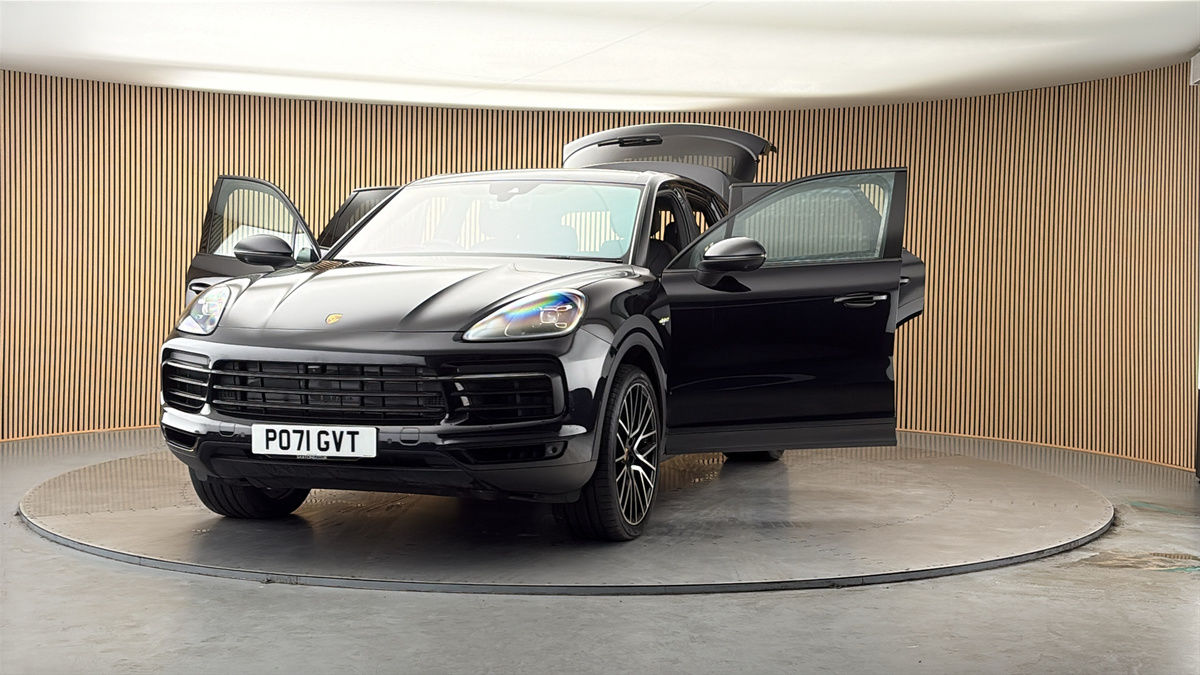 More views of Porsche Cayenne