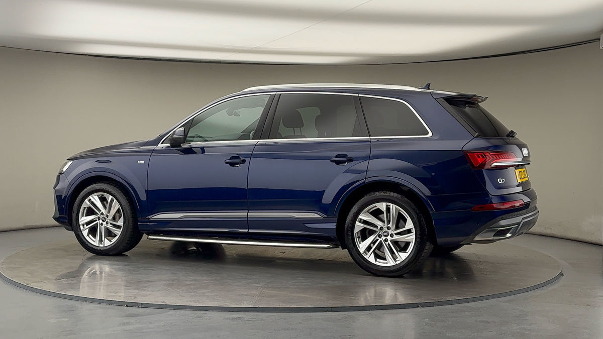 More views of Audi Q7