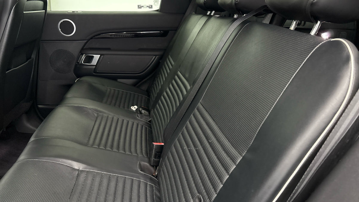 Land Rover Discovery Image 9