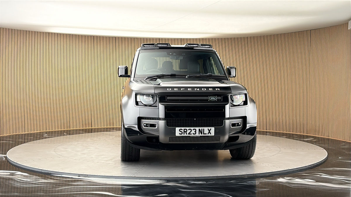 More views of Land Rover Defender 90