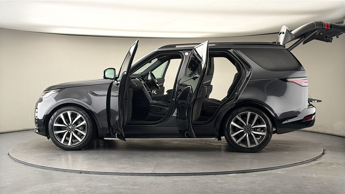 More views of Land Rover Discovery