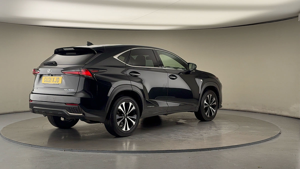 Lexus NX Image 21