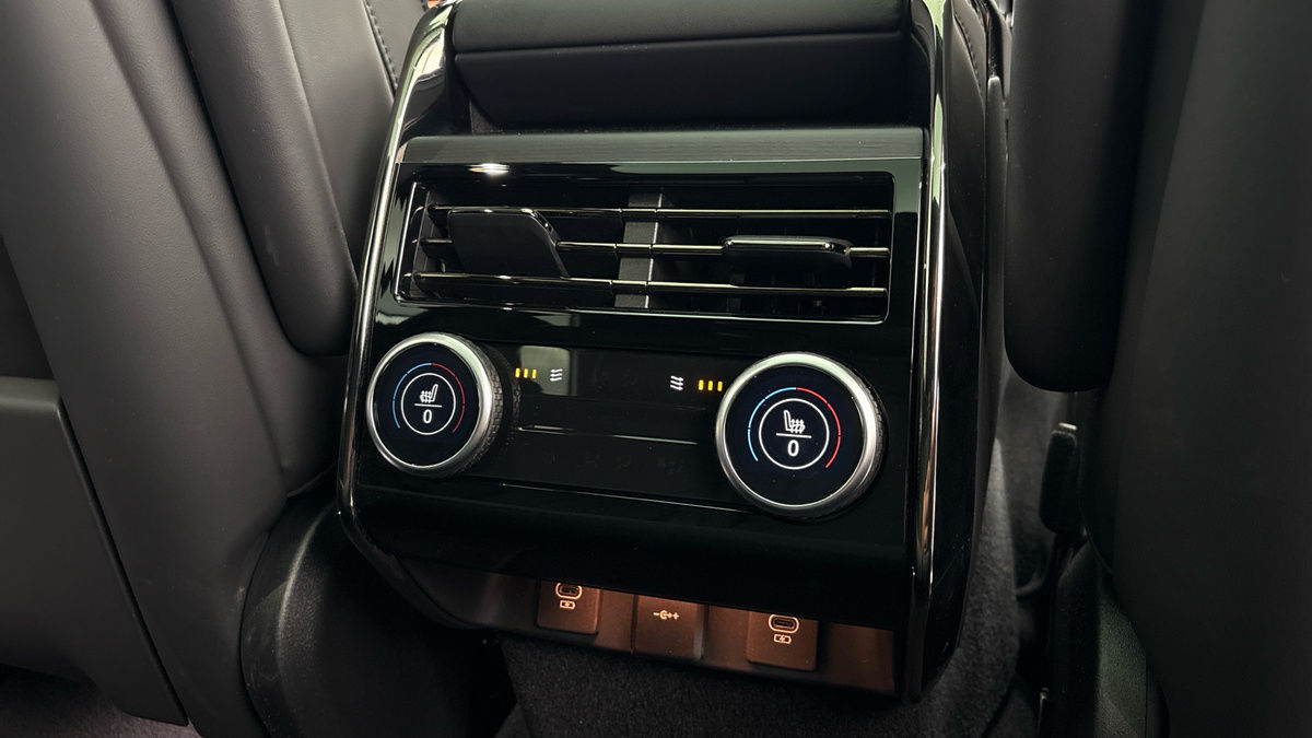 Land Rover Range Rover Sport Image 25