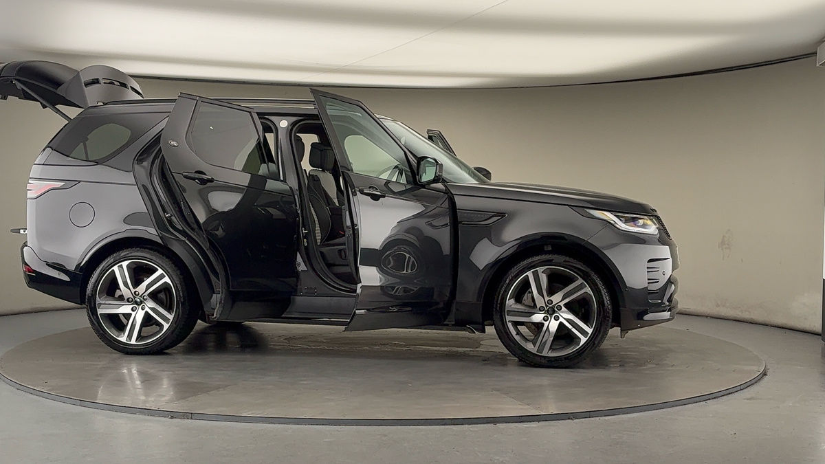 More views of Land Rover Discovery
