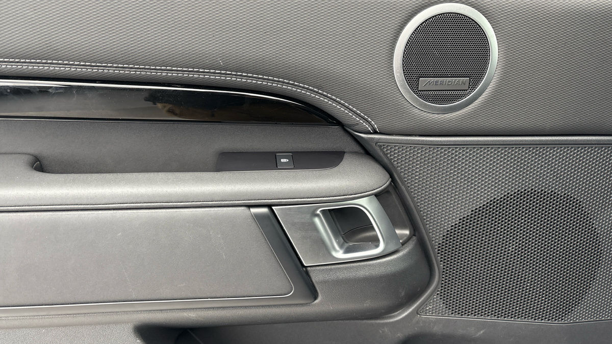 Land Rover Discovery Image 31