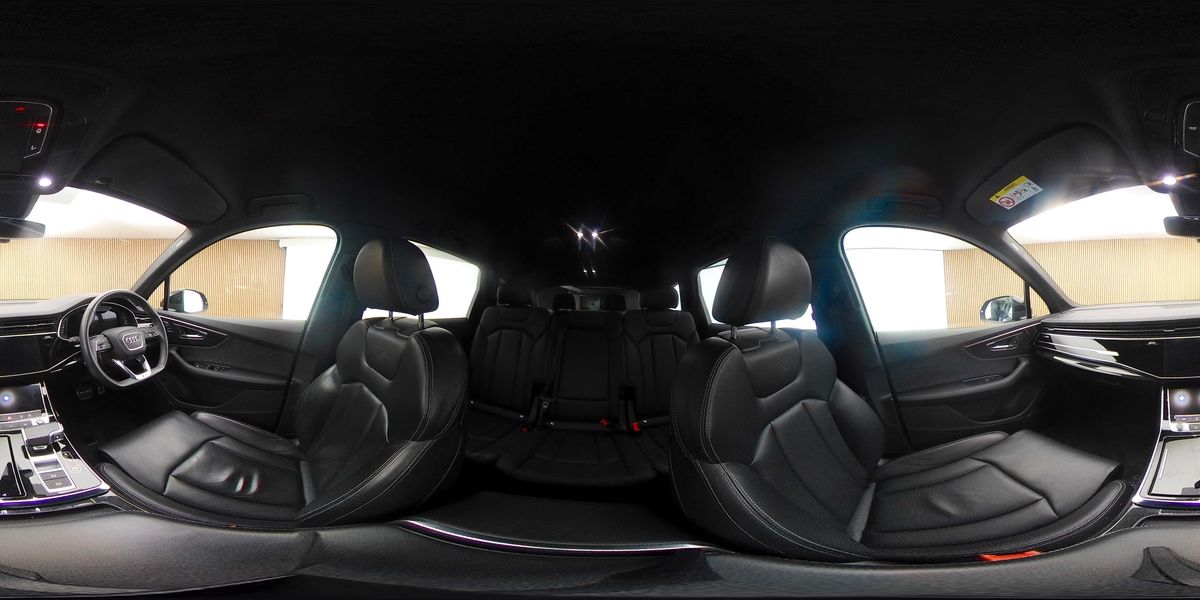 More views of Audi Q7