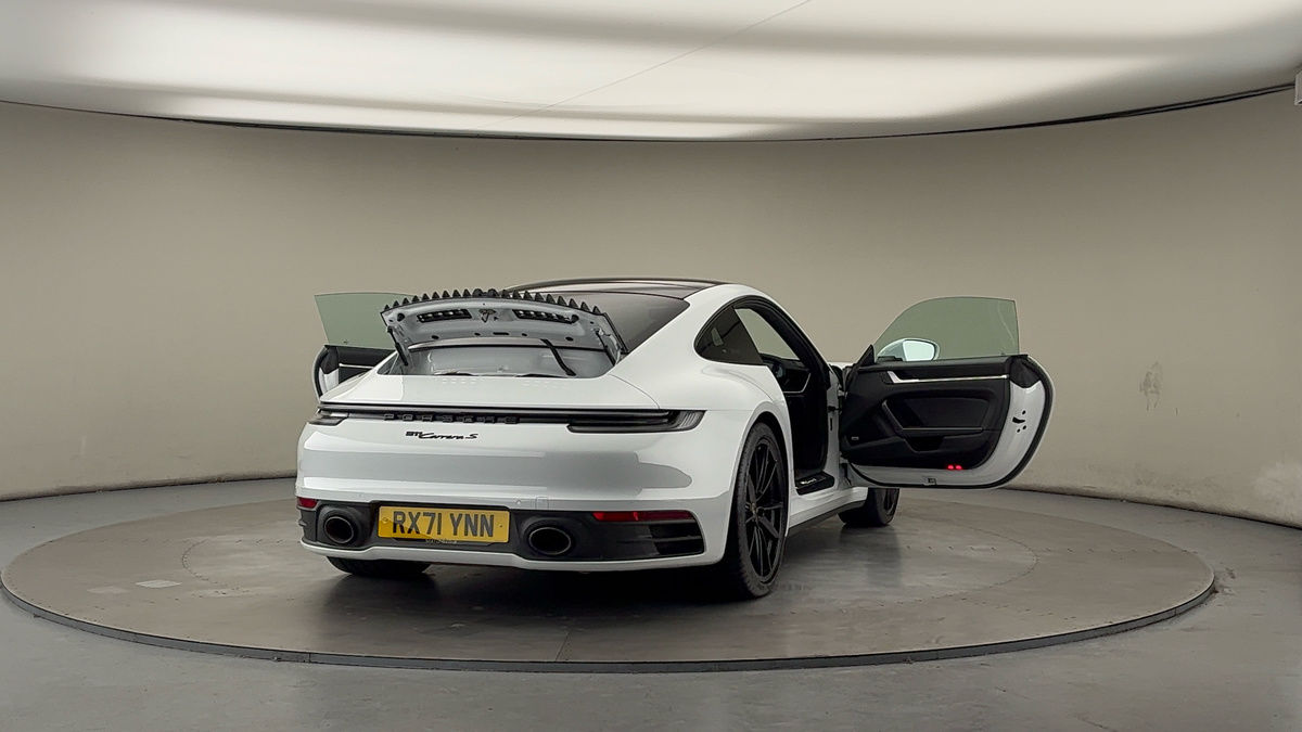 More views of Porsche 911