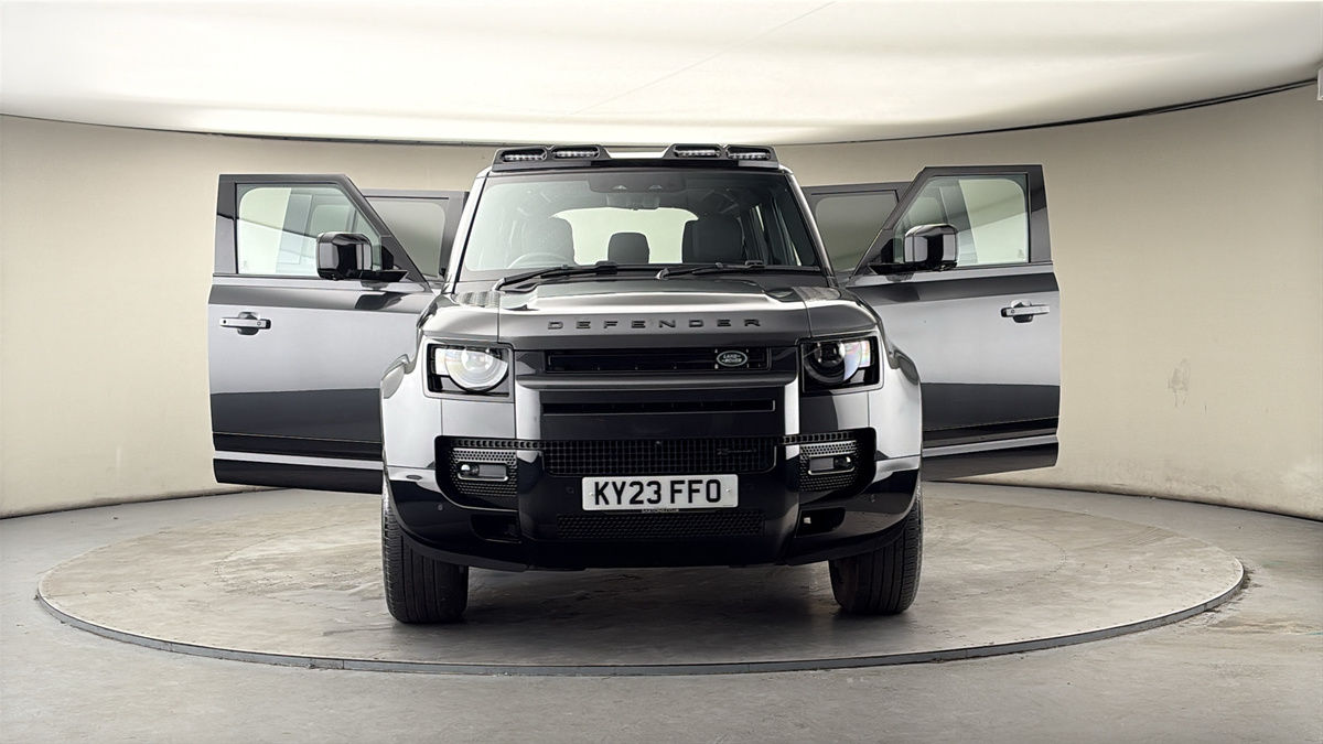 More views of Land Rover Defender 110