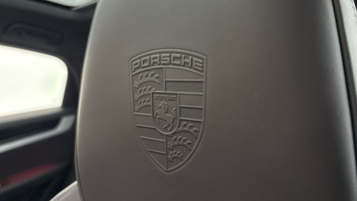 Porsche Cayenne Image 27