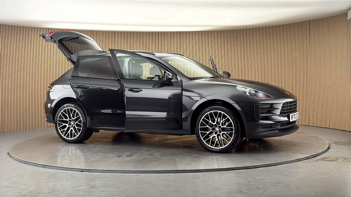 More views of Porsche Macan