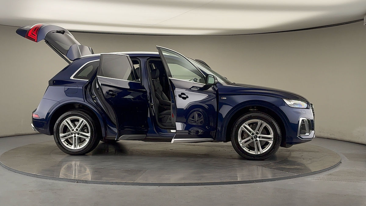 More views of Audi Q5