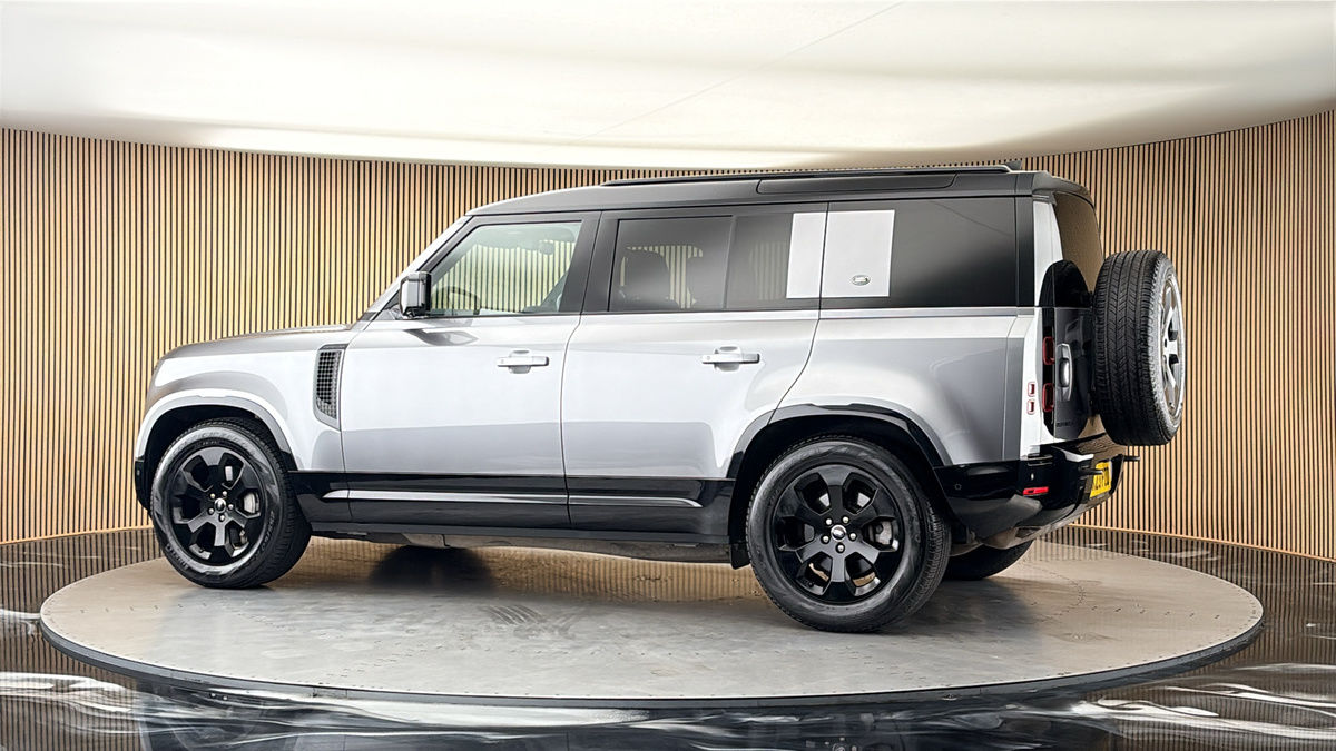 More views of Land Rover Defender 110