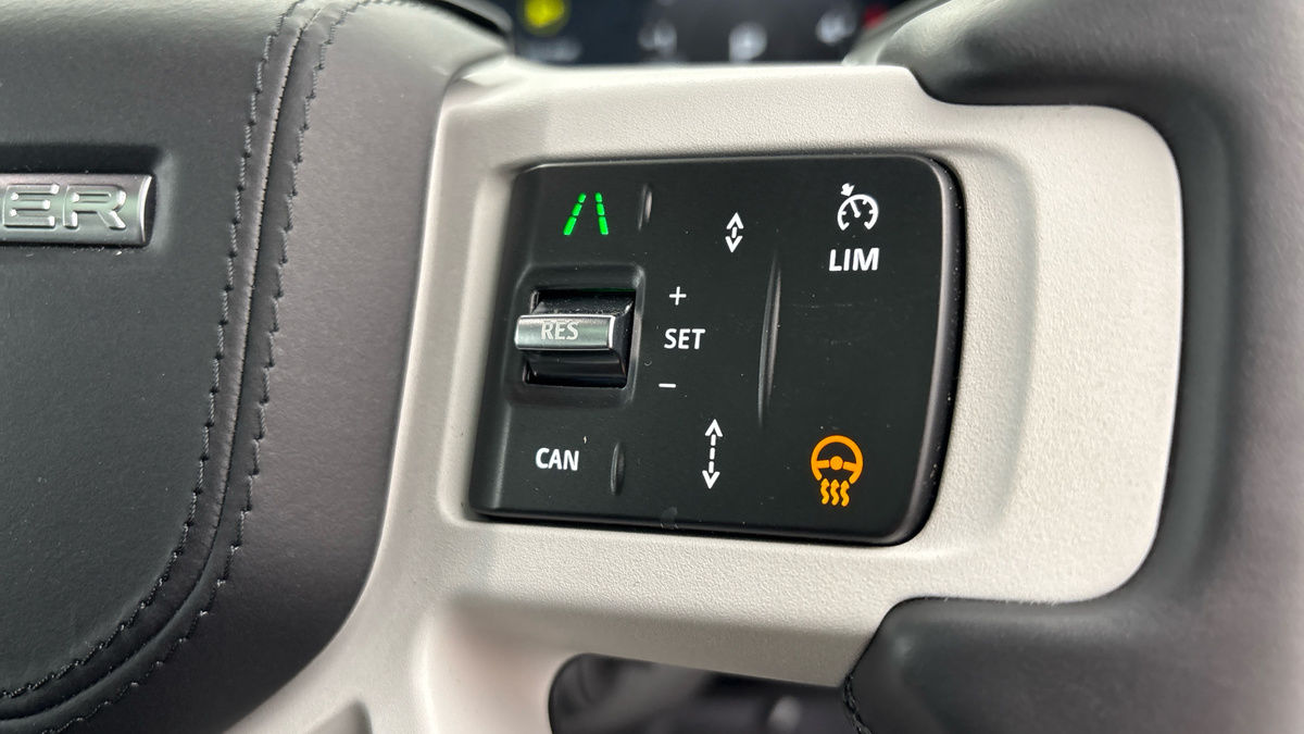 Land Rover Defender 110 Urban Image 25