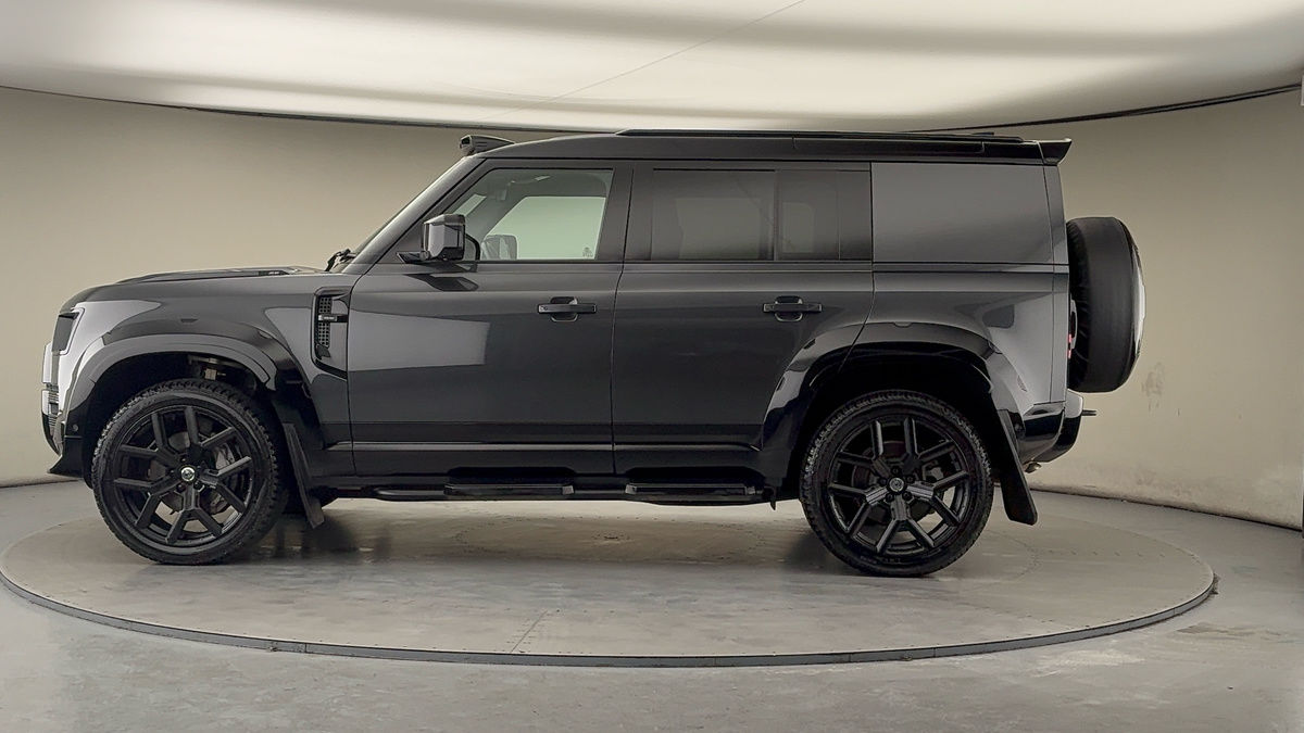 Land Rover Defender 110 Urban Image 15