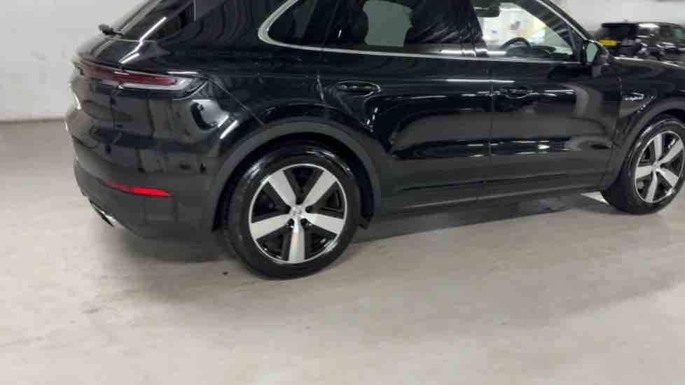 More views of Porsche Cayenne