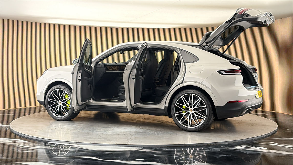 More views of Porsche Cayenne
