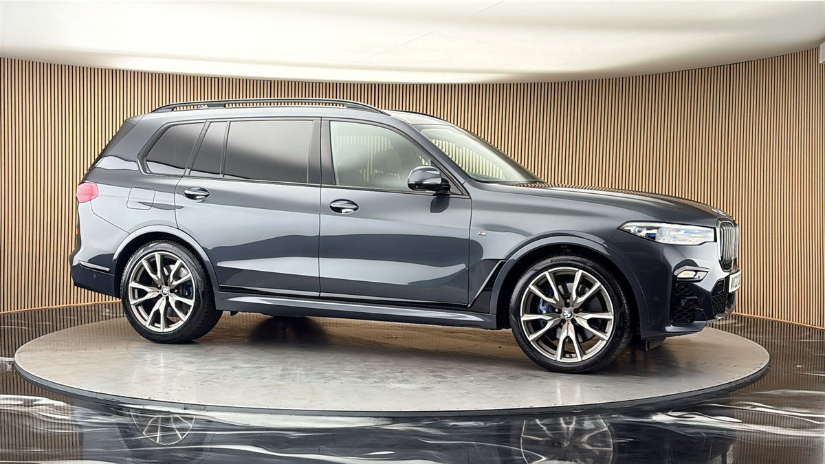 More views of BMW X7