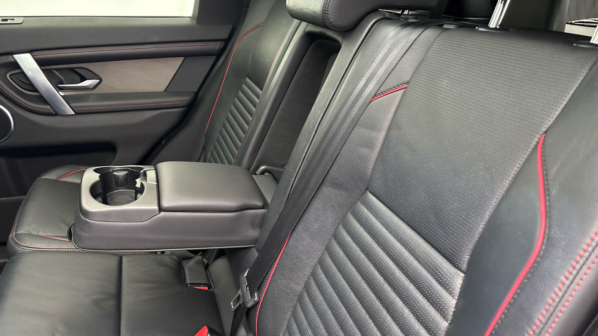 Land Rover Discovery Sport Image 9