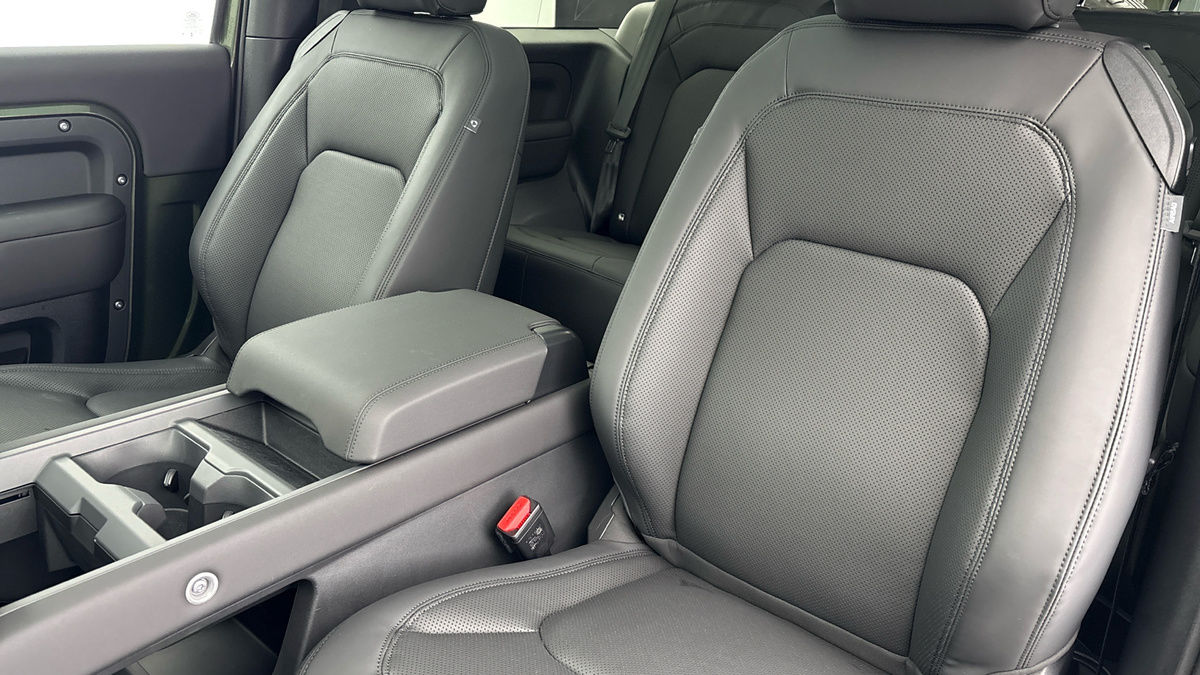 Land Rover Defender 90 Urban Image 7