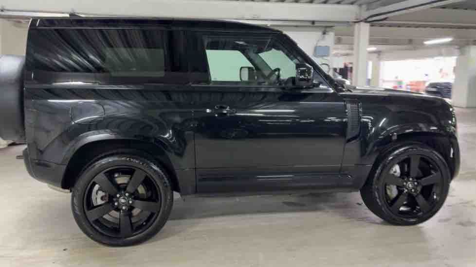 More views of Land Rover Defender 90