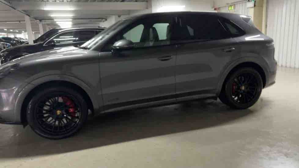 More views of Porsche Cayenne