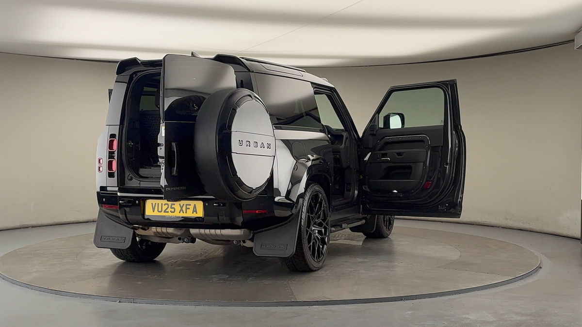 More views of Land Rover Defender 90