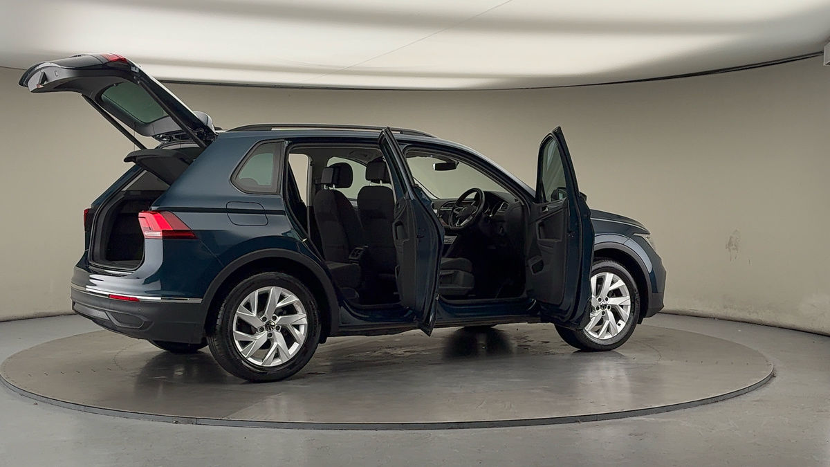 More views of Volkswagen Tiguan