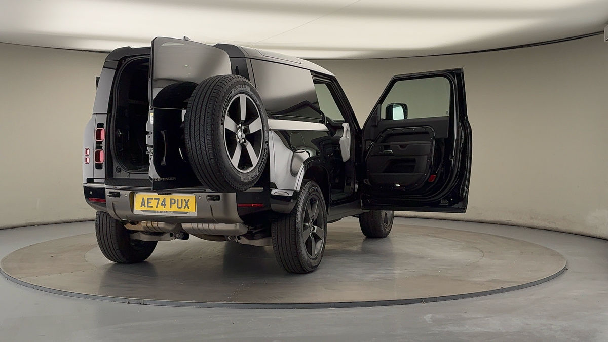More views of Land Rover Defender 90