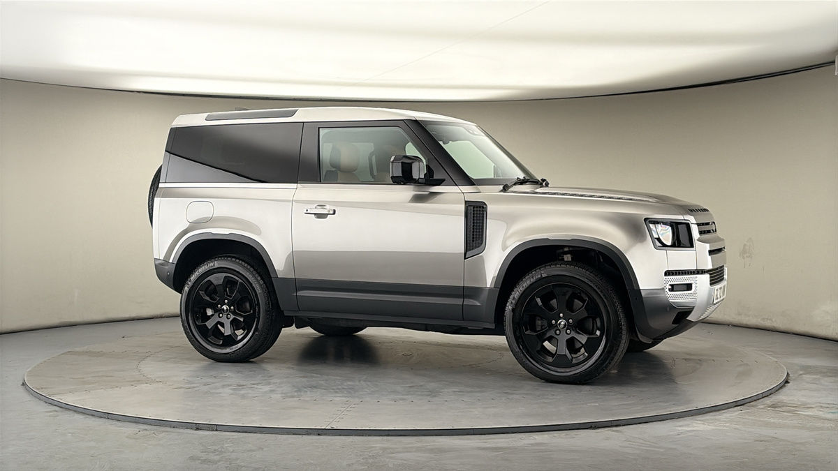 More views of Land Rover Defender 90