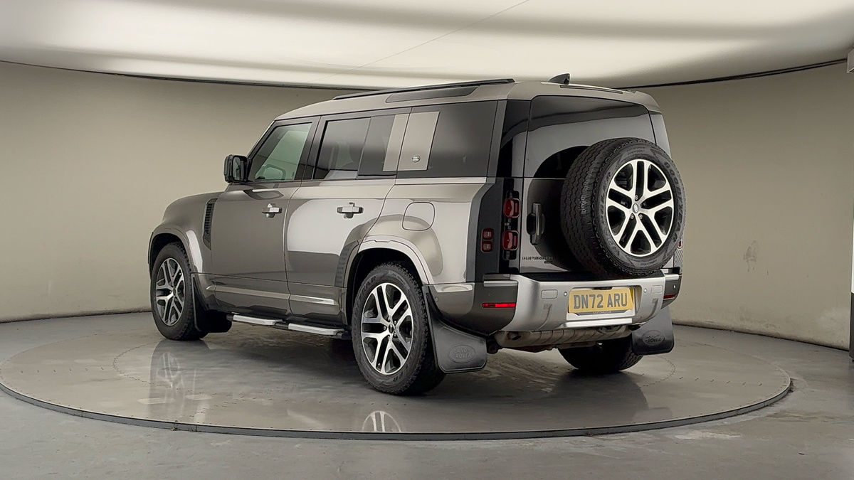 Land Rover Defender 110 Image 2