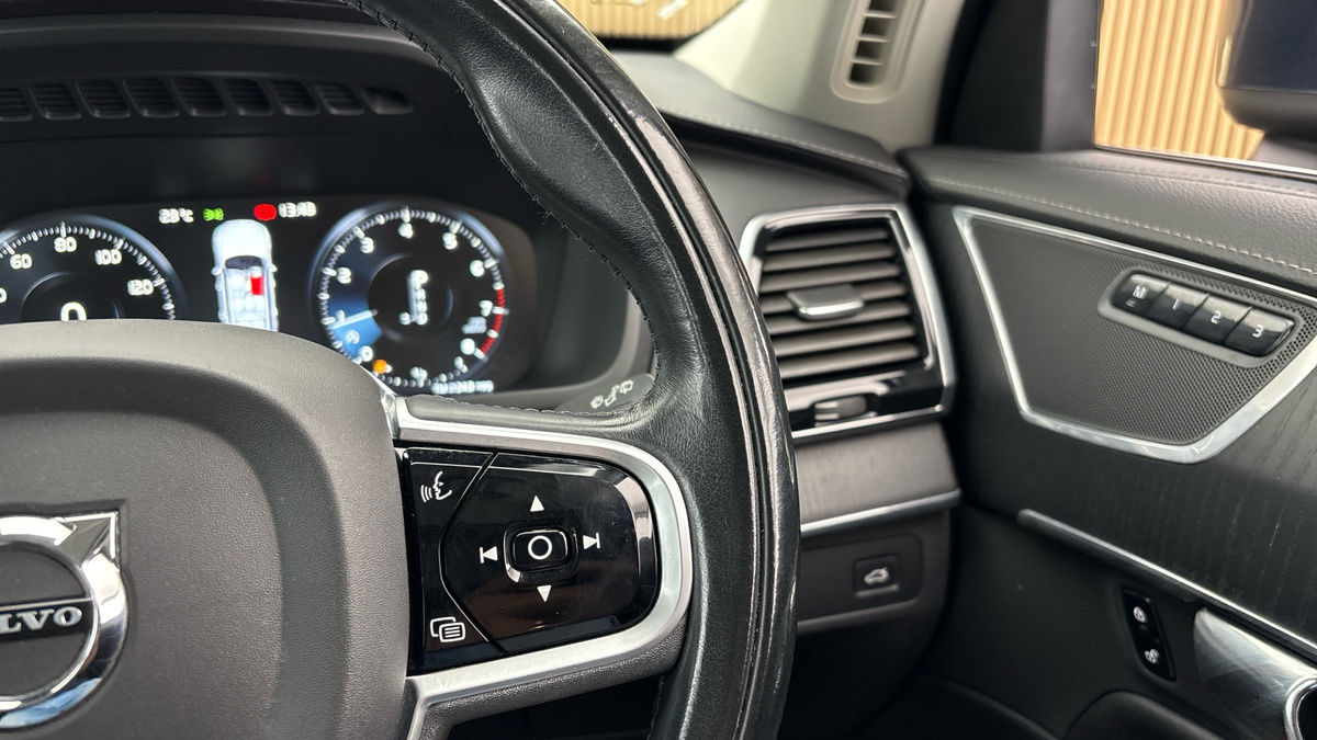 Volvo XC90 Image 14