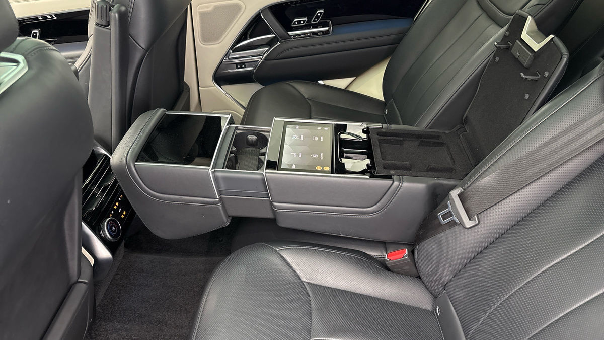 Land Rover Range Rover Image 9