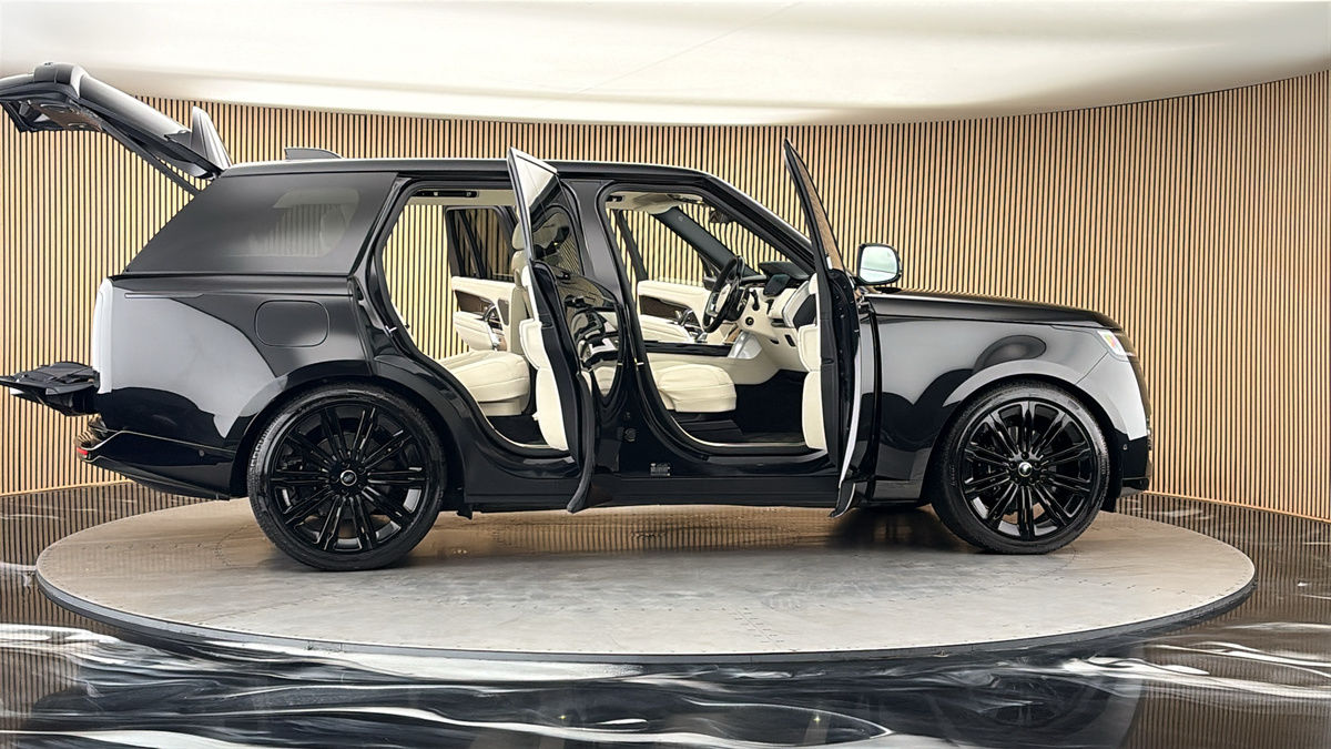 More views of Land Rover Range Rover