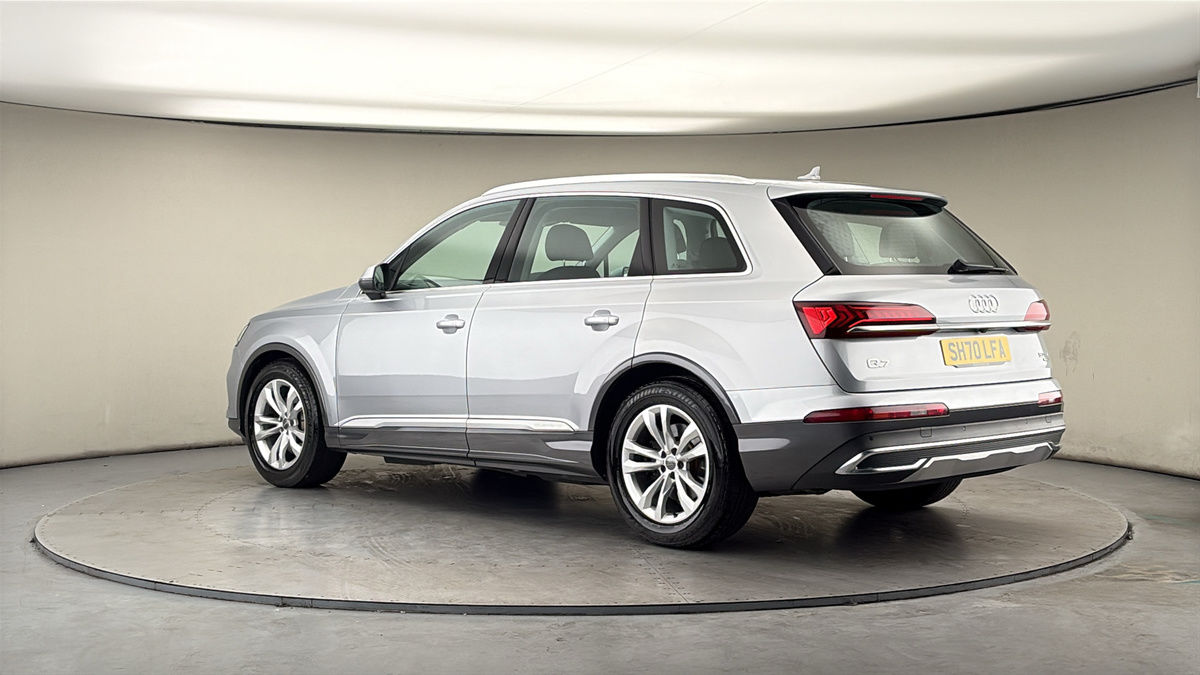 More views of Audi Q7