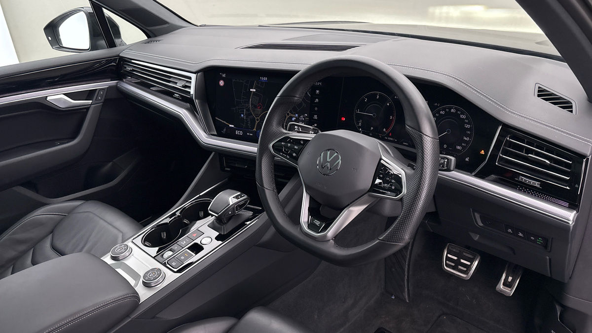 Volkswagen Touareg Image 5