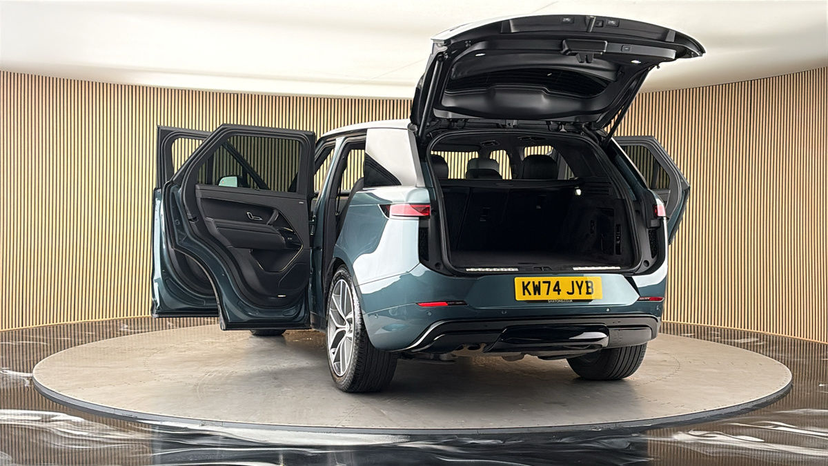 More views of Land Rover Range Rover Sport