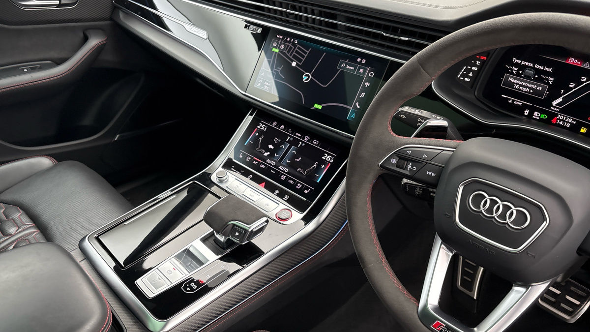 Audi RSQ8 Image 18